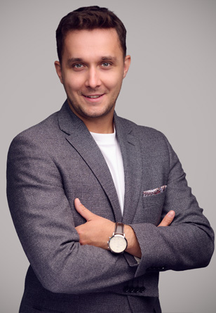 Jakub Lorek - Customer Advisor
